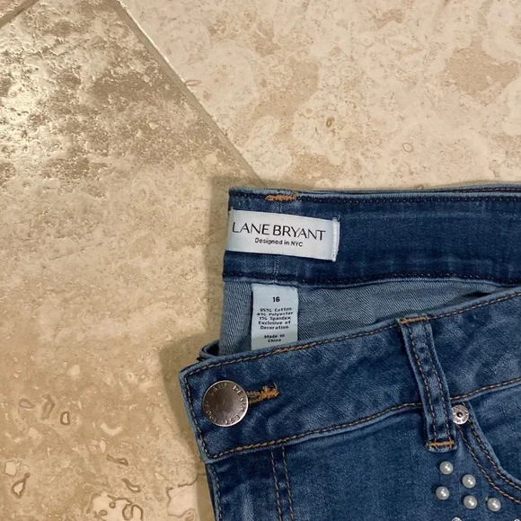 LANE BRYANT SHORTS - Picture 5 of 5